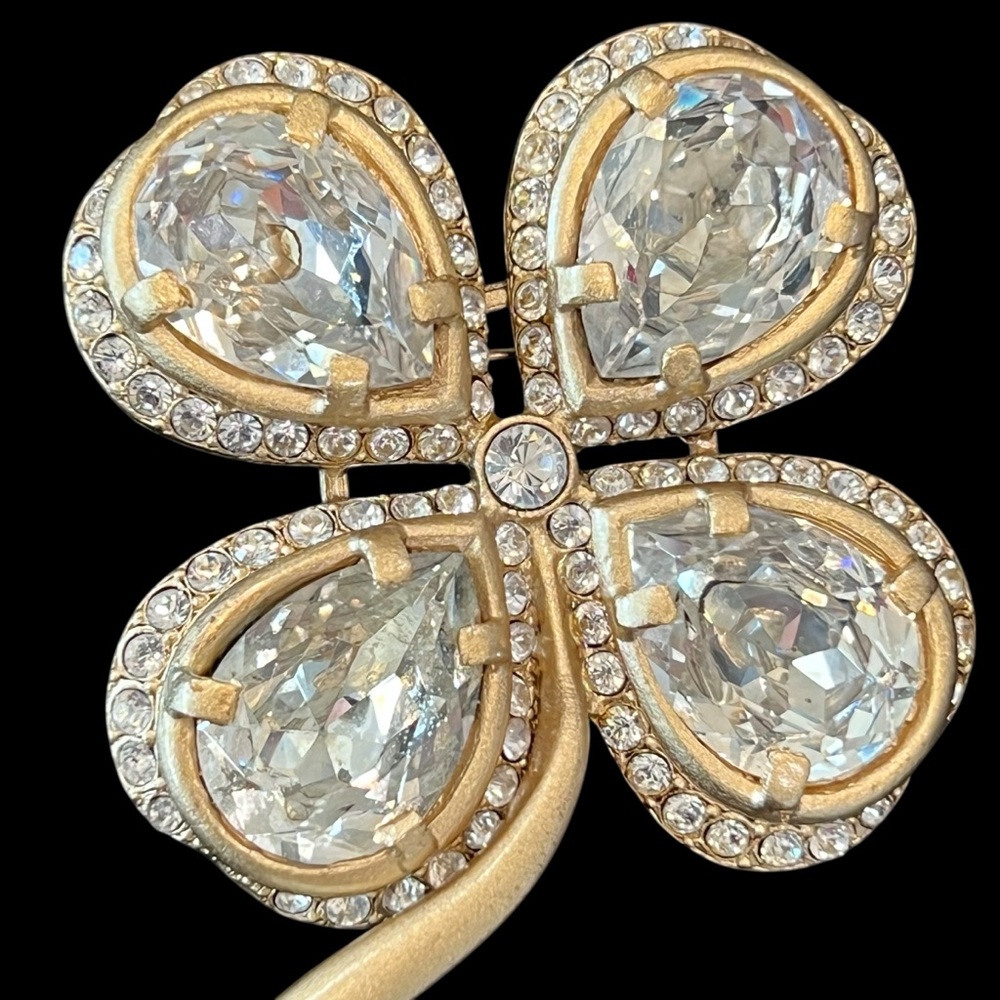 CHANEL Gold and Silver Rhinestone Clover Brooch - Picture 3 of 11